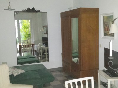 Holiday apartment Seaside home, garden retreat right on the water - Features photo 16