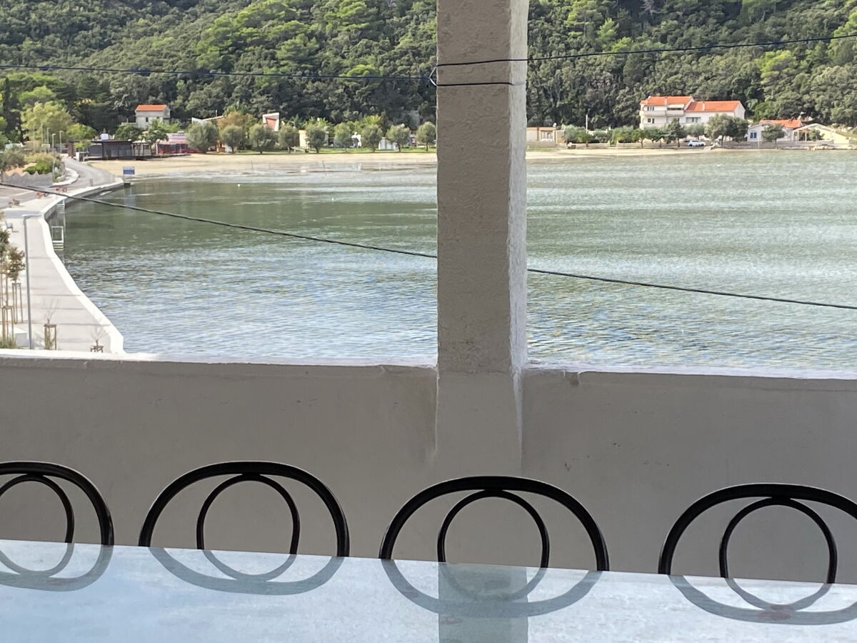 Holiday apartment Mel on sandy beach