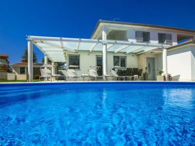 Villa Family Paris in Umag - Villa