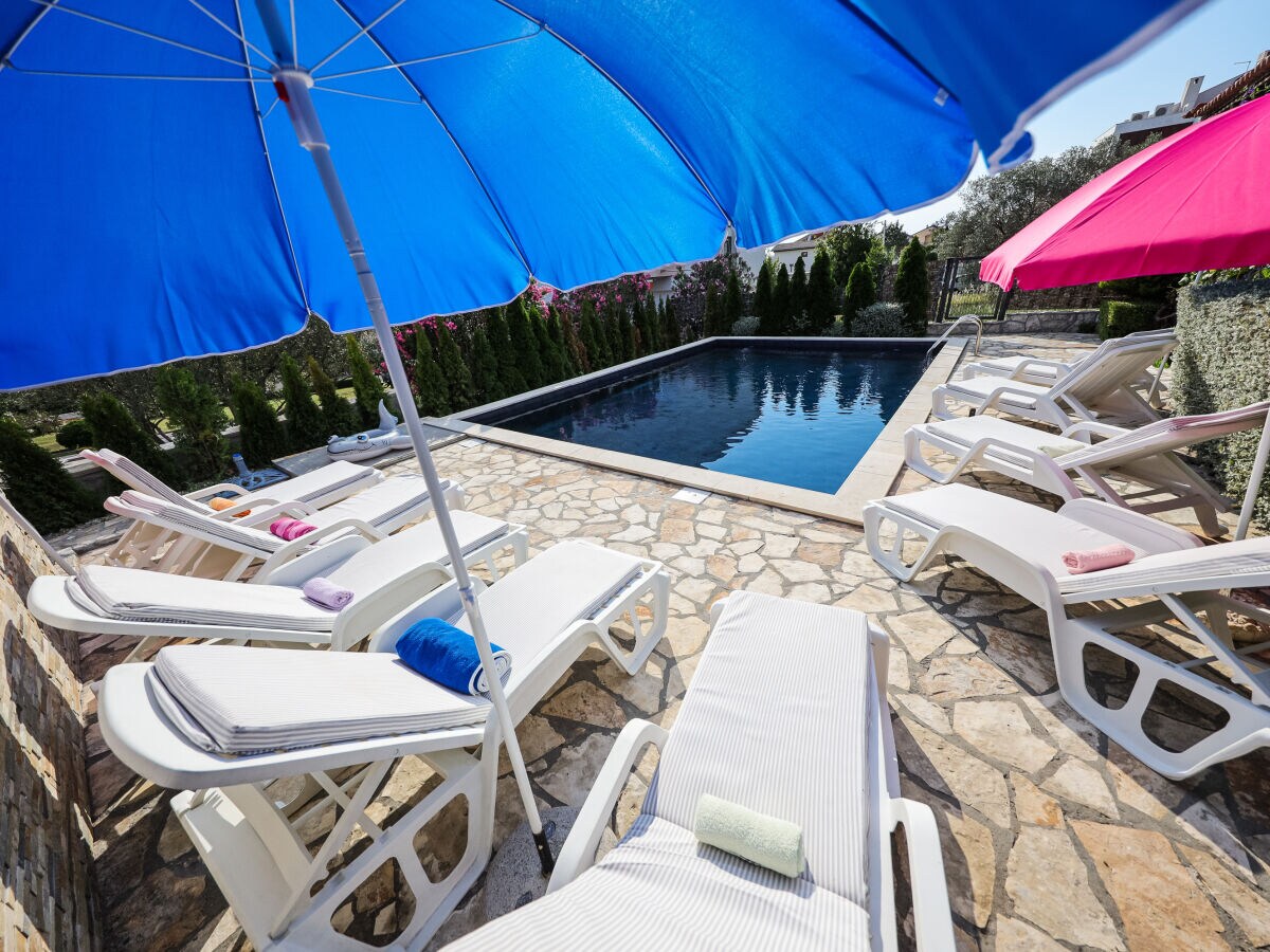 Holiday apartment Luton - Heating pool & Jacuzzi & sea view - Outdoor photo 2