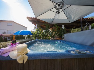 Holiday apartment Luton - Heating pool & Jacuzzi & sea view - Outdoor photo 5