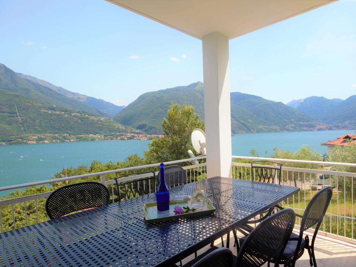 Holiday house White house - Lake view Villetta - Outdoor photo 2