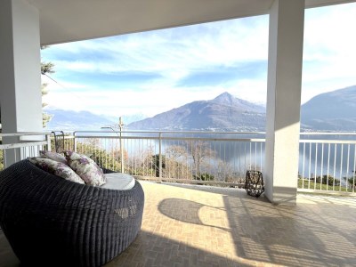 Holiday house White house - Lake view Villetta - Features photo 19