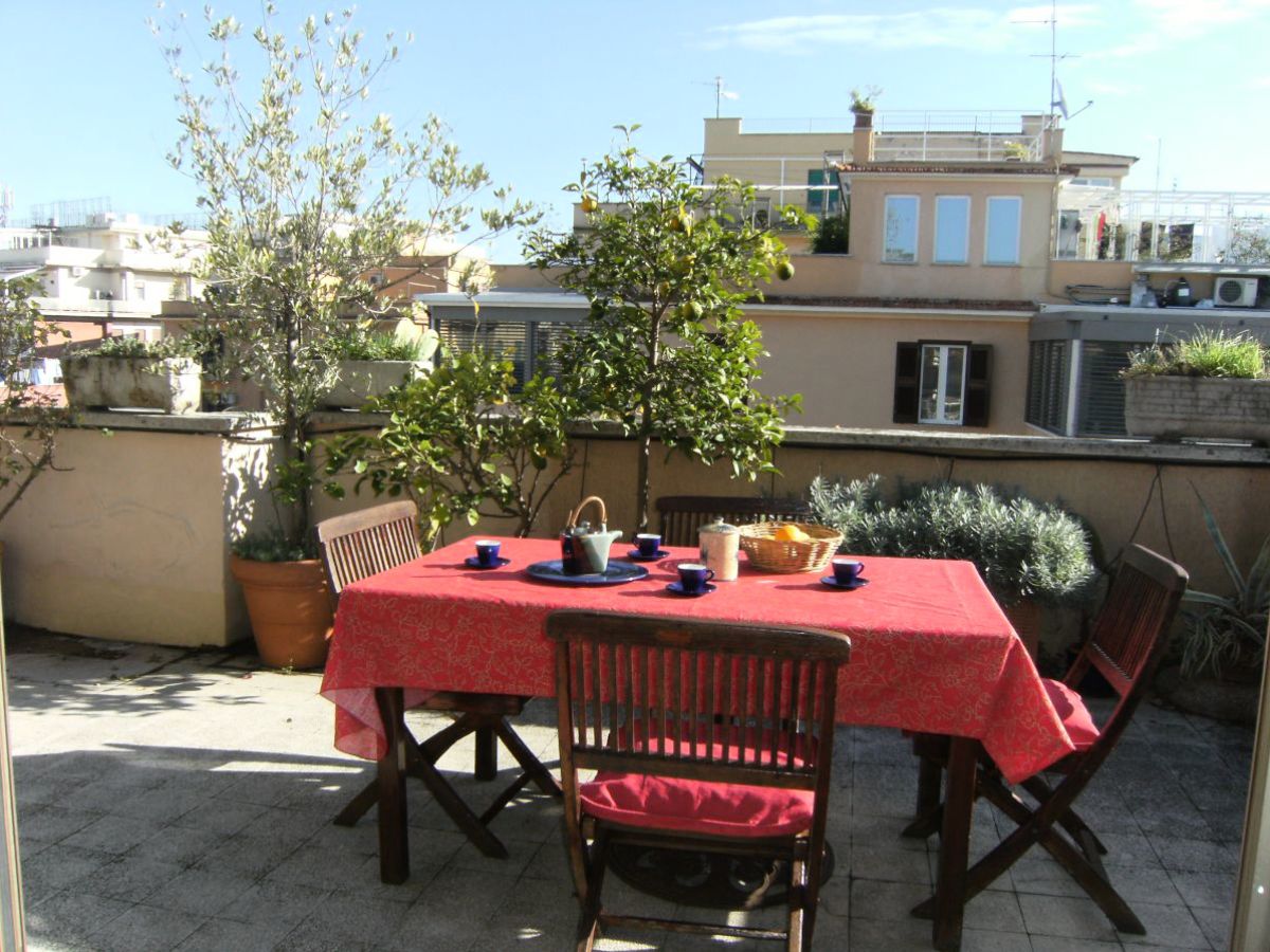 Holiday apartment Attico Panoramico S. Pietro - Outdoor photo 2