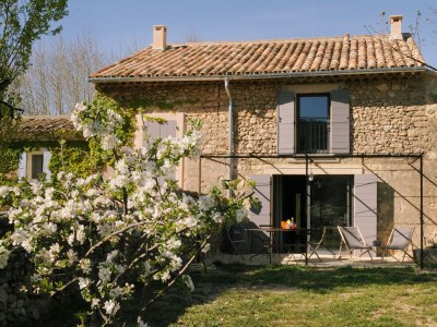 Holiday apartment with terrace, large garden and jacuzzi - 507 APT in Apt - Holiday apartment