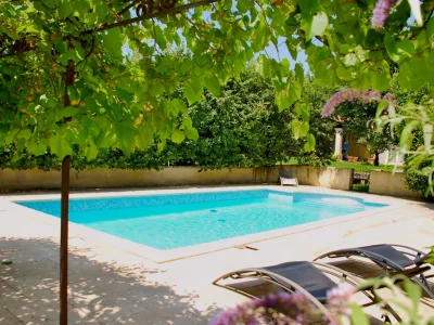 Holiday apartment with terrace and idyllic garden - 403 ROU in Roussillon - Holiday apartment