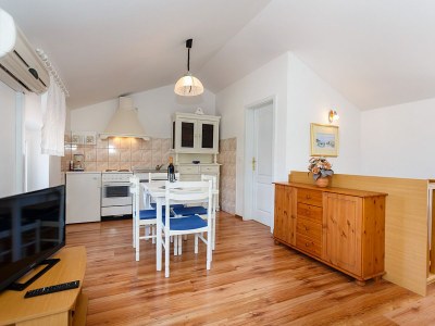 Holiday apartment Branko 1 – Dachgeschosswohnung mit Meerblick auf die Altstadt, zentrale Lage - Features photo 10