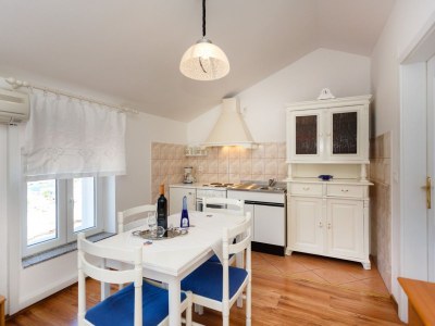 Holiday apartment Branko 1 – Dachgeschosswohnung mit Meerblick auf die Altstadt, zentrale Lage - Features photo 11