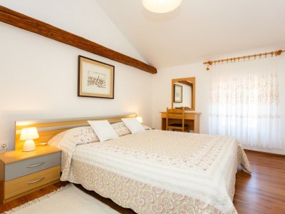 Holiday apartment Branko 1 – Dachgeschosswohnung mit Meerblick auf die Altstadt, zentrale Lage - Features photo 17