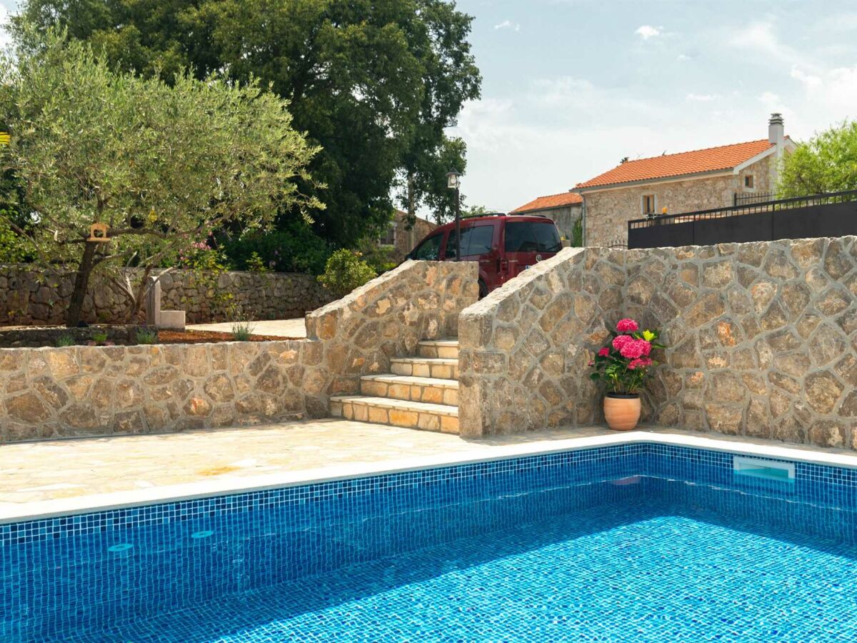 Holiday house IVA with heated pool - Outdoor photo 5