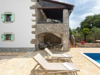 Holiday house IVA with heated pool - Outdoor photo 7