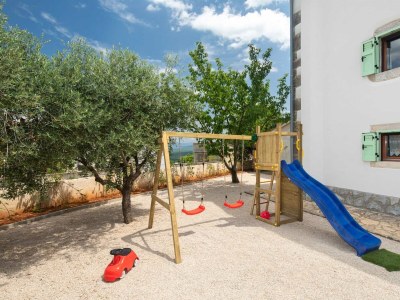 Holiday house IVA with heated pool - Outdoor photo 12