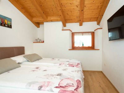 Holiday house IVA with heated pool - Features photo 41