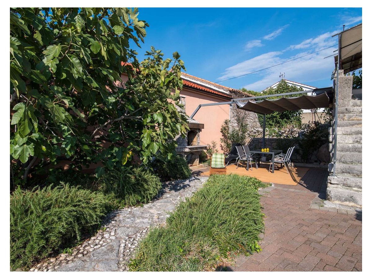 Holiday apartment Marjan – 100 m² große Terrasse, Steinhaus mit Garten - Outdoor photo 3