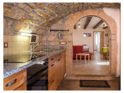 Holiday apartment Marjan – 100 m² große Terrasse, Steinhaus mit Garten - Features photo 8