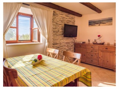 Holiday apartment Marjan – 100 m² große Terrasse, Steinhaus mit Garten - Features photo 11