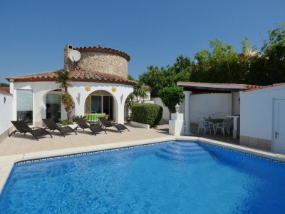 Villa with tower and pool Paradise 148 in Empuriabrava - Villa