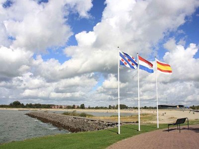 Holiday house In Lemmer with boat and 11m jetty - Environment photo 23