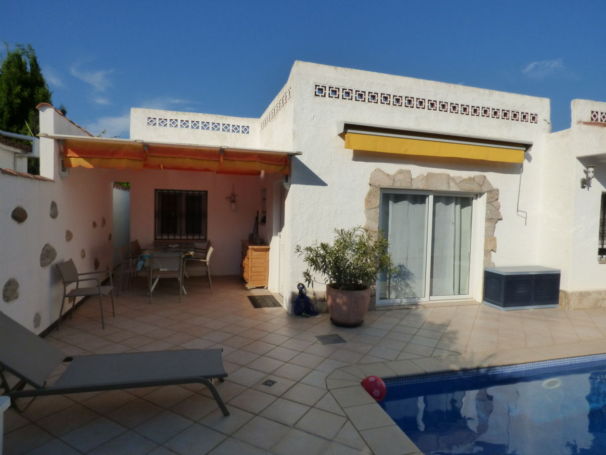 Holiday house Paradise 203 with pool - Outdoor photo 4