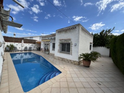 Holiday house Paradise 203 with pool - Outdoor photo 2