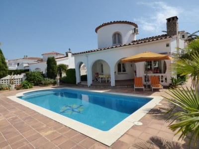 Villa Tower Villa at Canal Paradies 28 with Pool in Empuriabrava - Villa