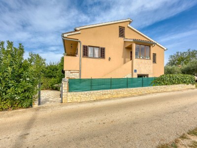 Holiday apartment Marinela mit Pool - Environment photo 26