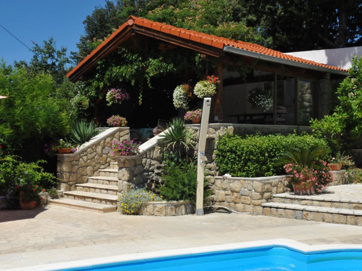 Holiday apartment Apartment Angela with pool - Outdoor photo 4