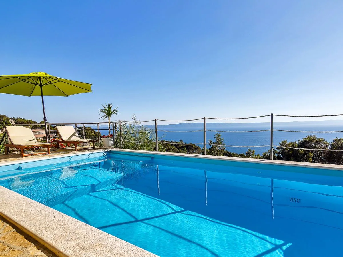 Holiday house Ivana in Tucepi with Pool