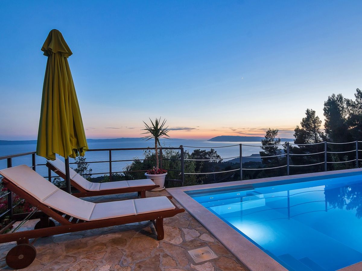 Holiday house Ivana in Tucepi with Pool - Outdoor photo 2