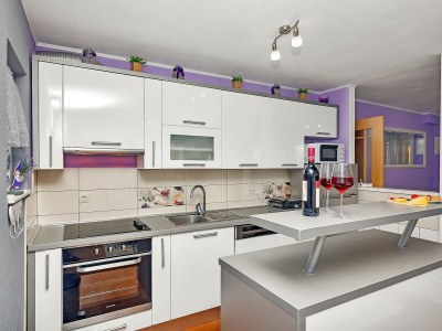 Holiday house Ivana in Tucepi with Pool - Features photo 21