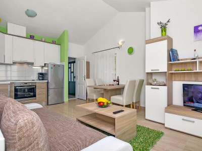 Holiday house Ivana in Tucepi with Pool - Features photo 26