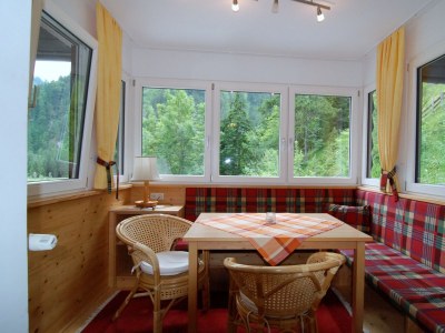 Holiday apartment in the Pension Tirol - Features photo 11