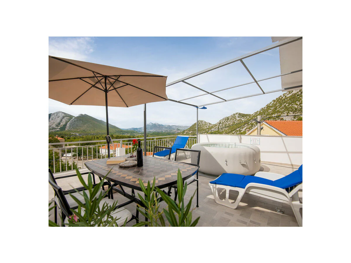 Holiday house Bella Vista-with jacuzzi - Outdoor photo 2