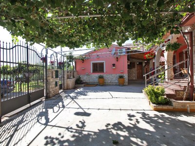 Holiday apartment N.35, 50 m from the beach - Outdoor photo 4