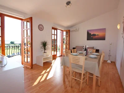 Holiday apartment N.35, 50 m from the beach - Features photo 5