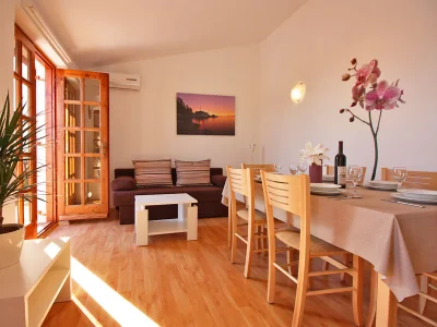 Holiday apartment N.35, 50 m from the beach - Features photo 6