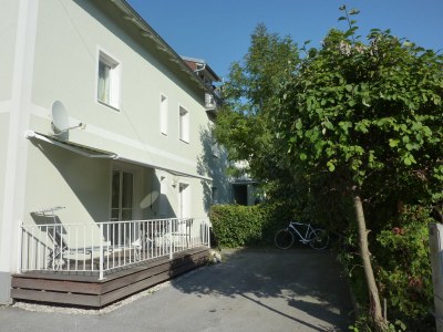 Holiday apartment Dreizimmerwohnung für 4 Personen, privater Parkplatz, Wifi - Outdoor photo 3