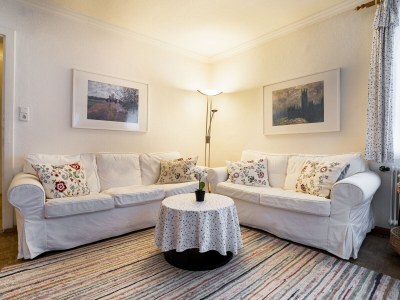 Holiday apartment Dreizimmerwohnung für 4 Personen, privater Parkplatz, Wifi - Features photo 8