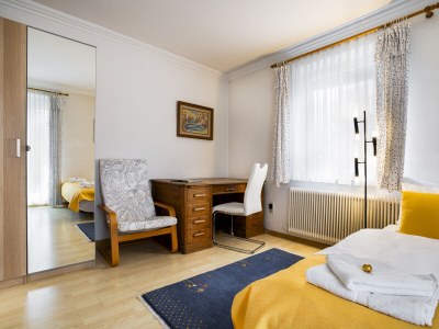 Holiday apartment Dreizimmerwohnung für 4 Personen, privater Parkplatz, Wifi - Features photo 11