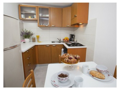 Holiday house Zlata – 3 Schlafzimmer, 50 m² große Terrasse mit Meerblick - Features photo 12