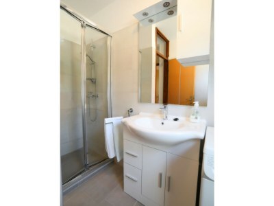 Holiday house Zlata – 3 Schlafzimmer, 50 m² große Terrasse mit Meerblick - Features photo 15