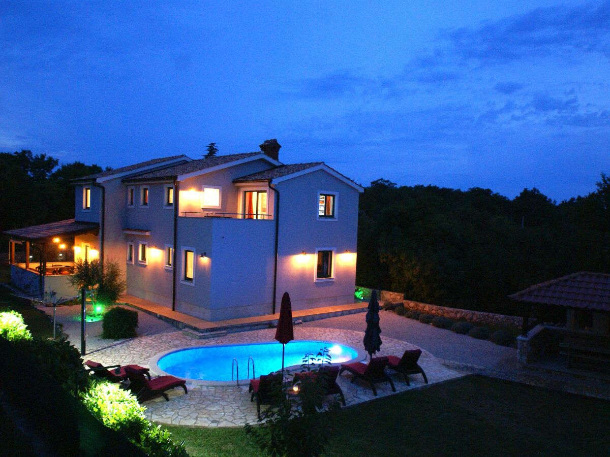 Villa Villa Tara with a beautiful heated pool - Outdoor photo 3