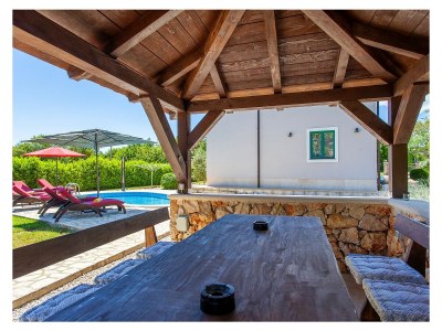 Villa Villa Tara with a beautiful heated pool - Outdoor photo 7