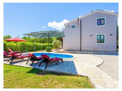 Villa Villa Tara with a beautiful heated pool - Outdoor photo 8