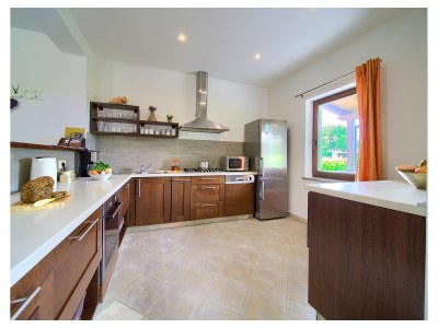 Villa Villa Tara with a beautiful heated pool - Features photo 19