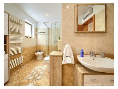 Villa Villa Tara with a beautiful heated pool - Features photo 24