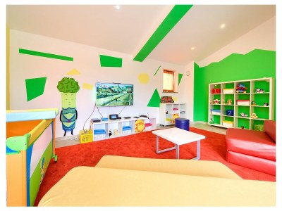 Villa Villa Tara with a beautiful heated pool - Features photo 29