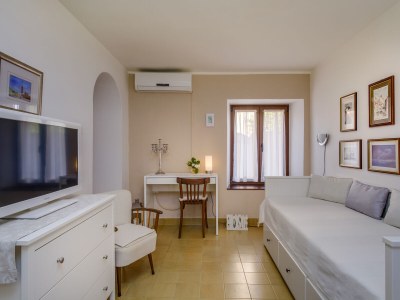 Holiday apartment Jelena 1 - Features photo 10