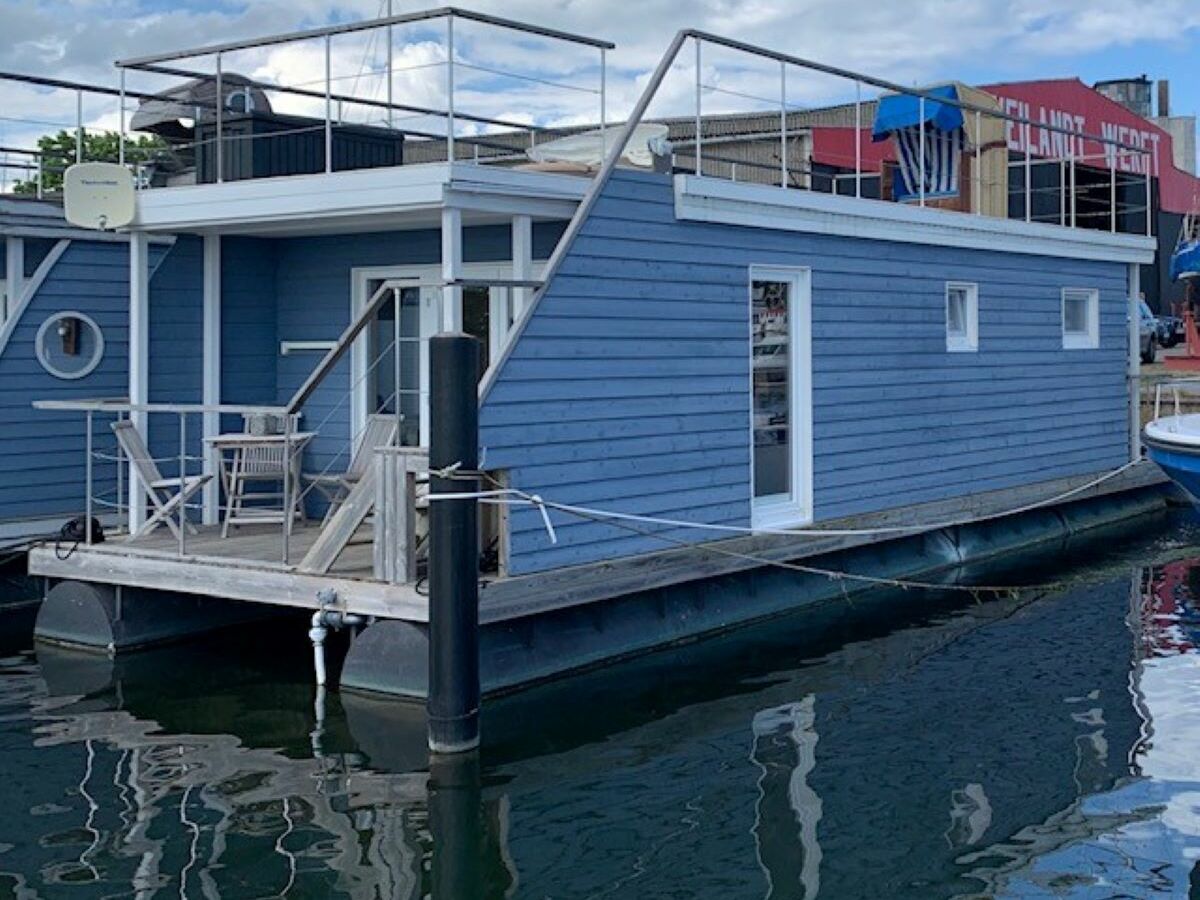 House boat "Bosse"