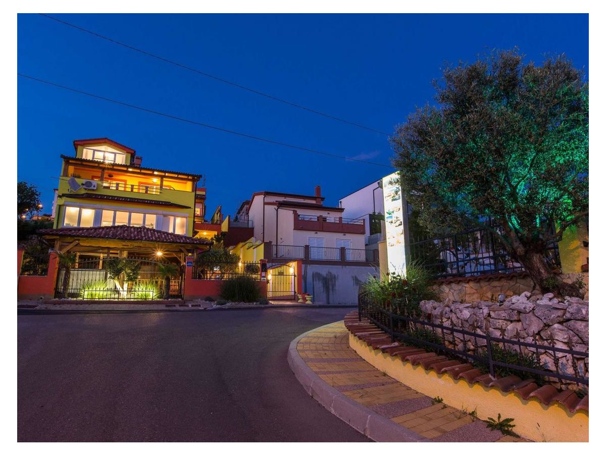 Holiday apartment Amarena with pool - Outdoor photo 3
